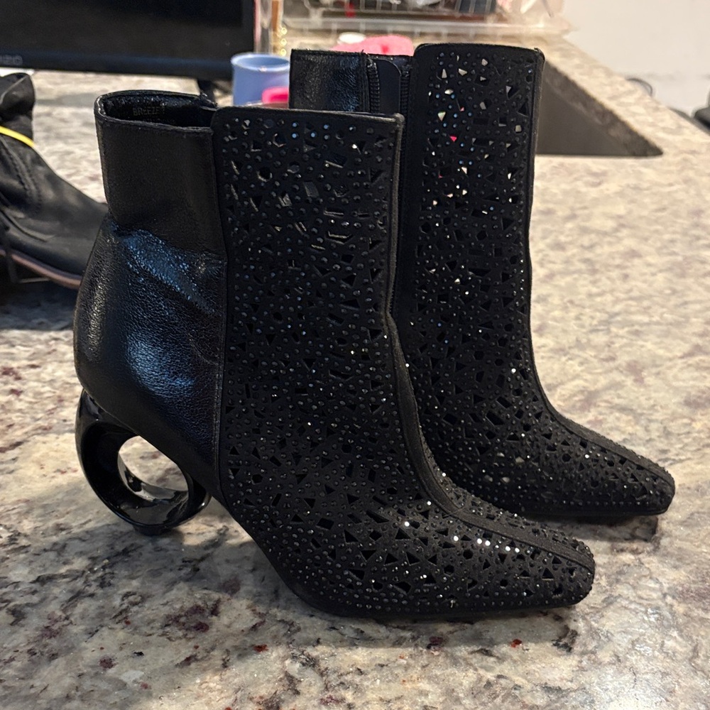 Elegant Black Heeled Boots